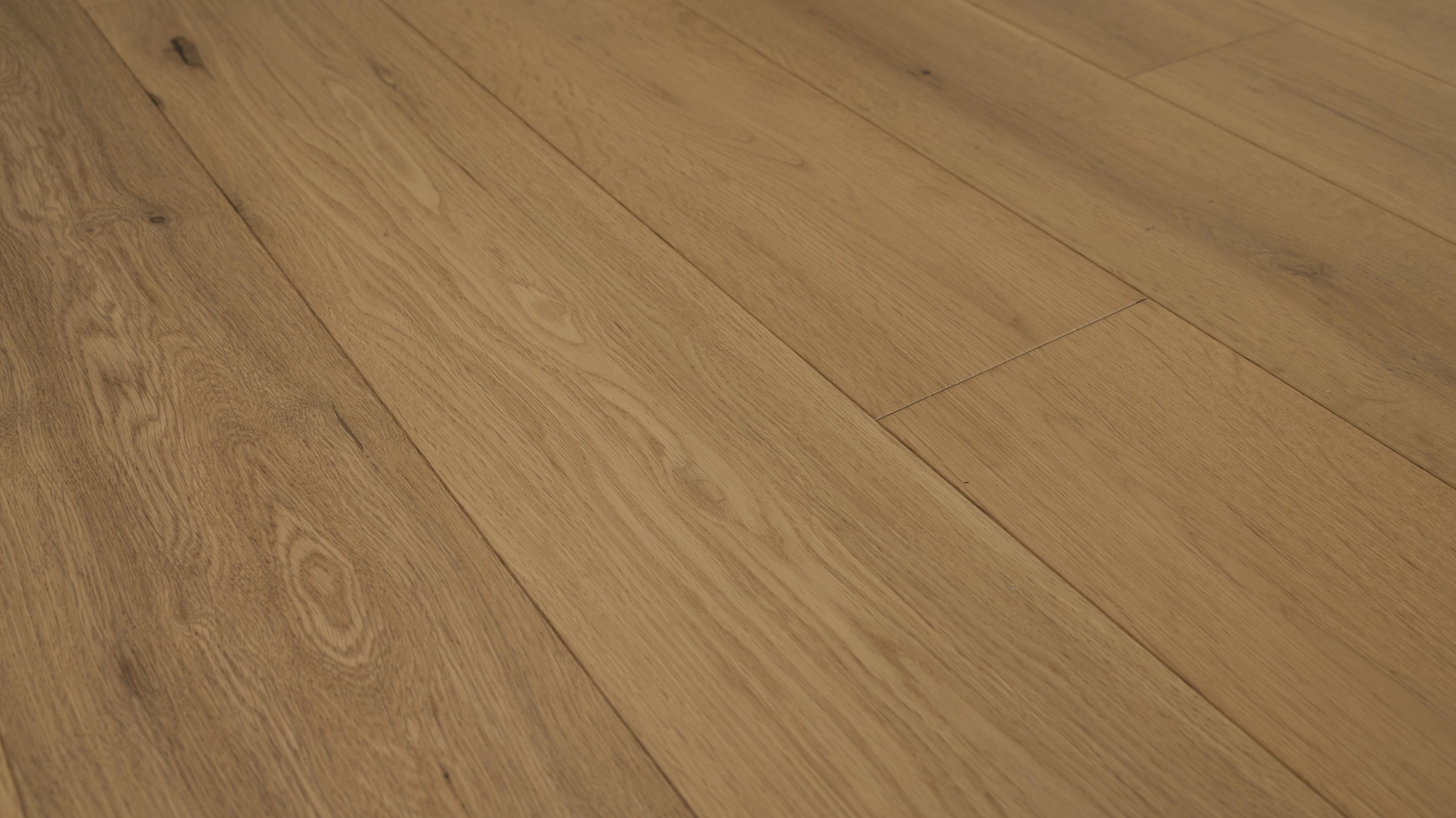 Grandeur Regal Morocco Sand (6") flooring detail