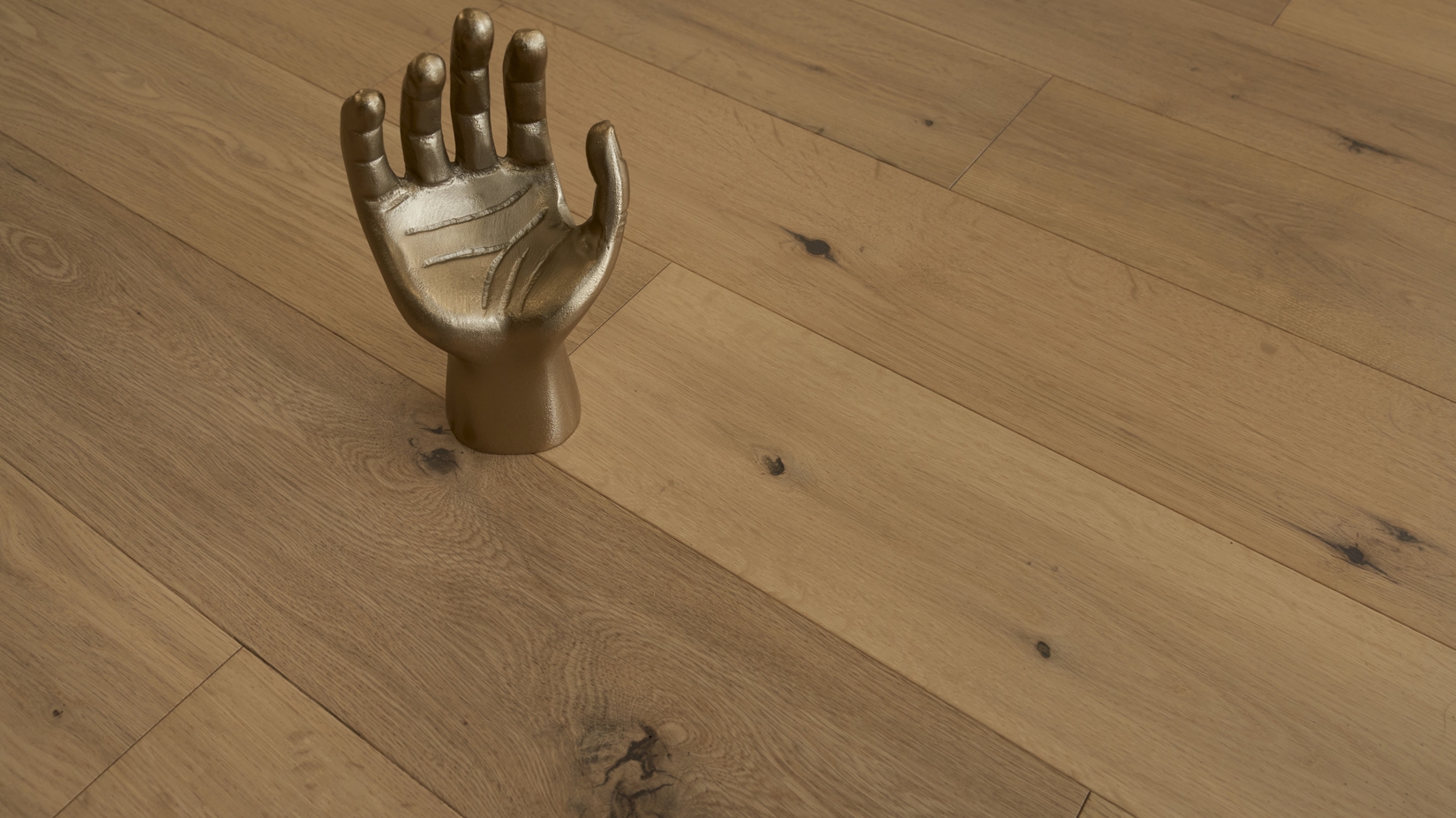 Grandeur Regal Morocco Sand (6") flooring detail