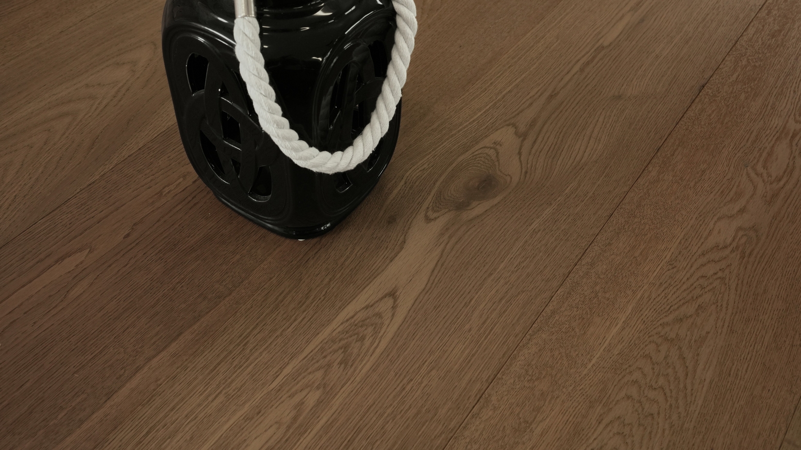 Grandeur Regal Silva flooring detail