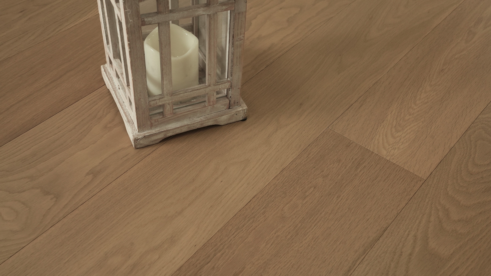 Grandeur Regal Plus Sonoma (7.5") flooring detail