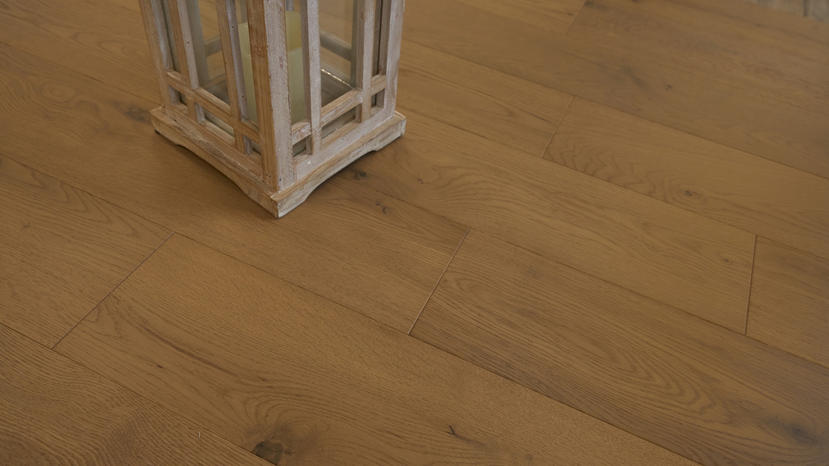 Grandeur Evergreen Elm flooring detail