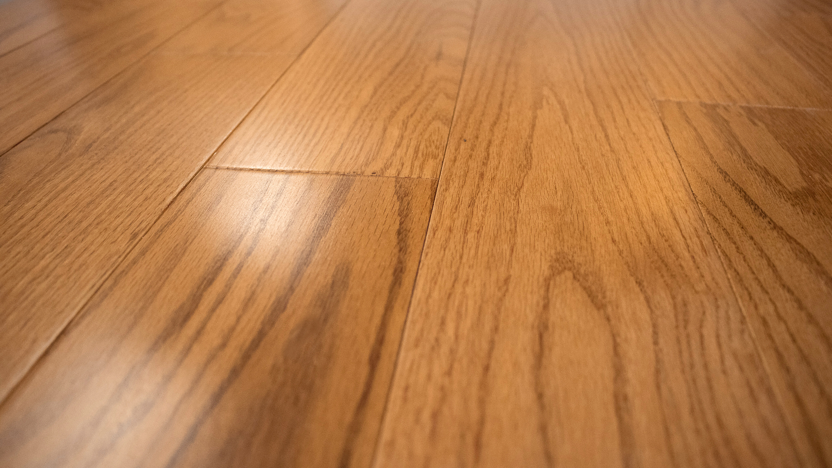 Grandeur Contemporary Amaretto flooring detail