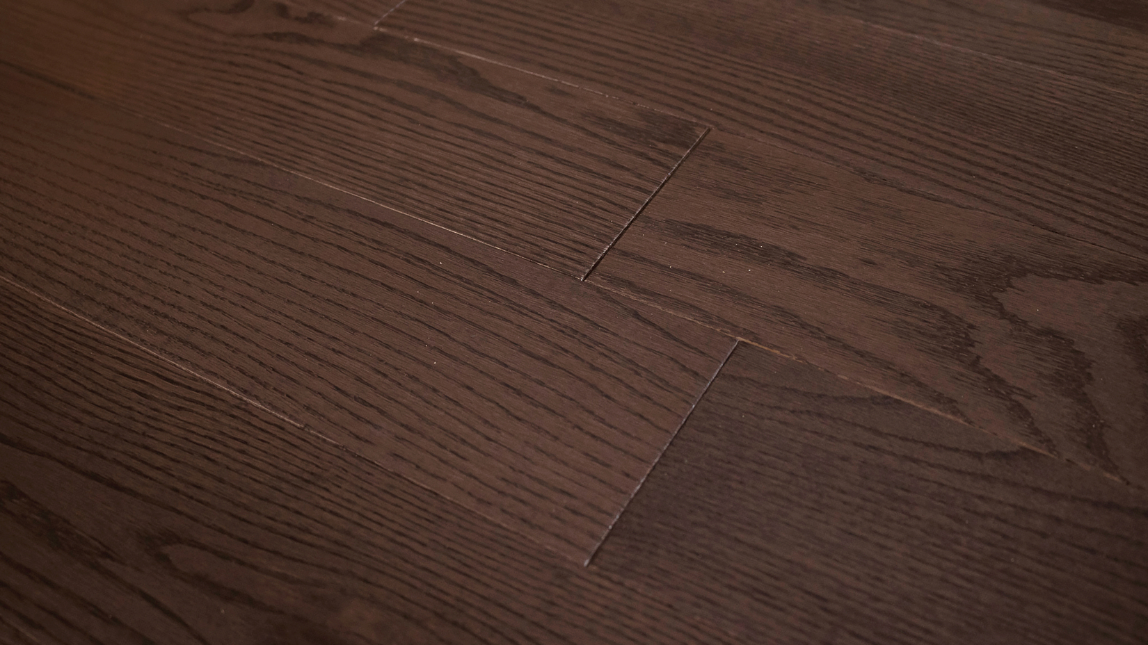 Grandeur Contemporary Walnut flooring detail
