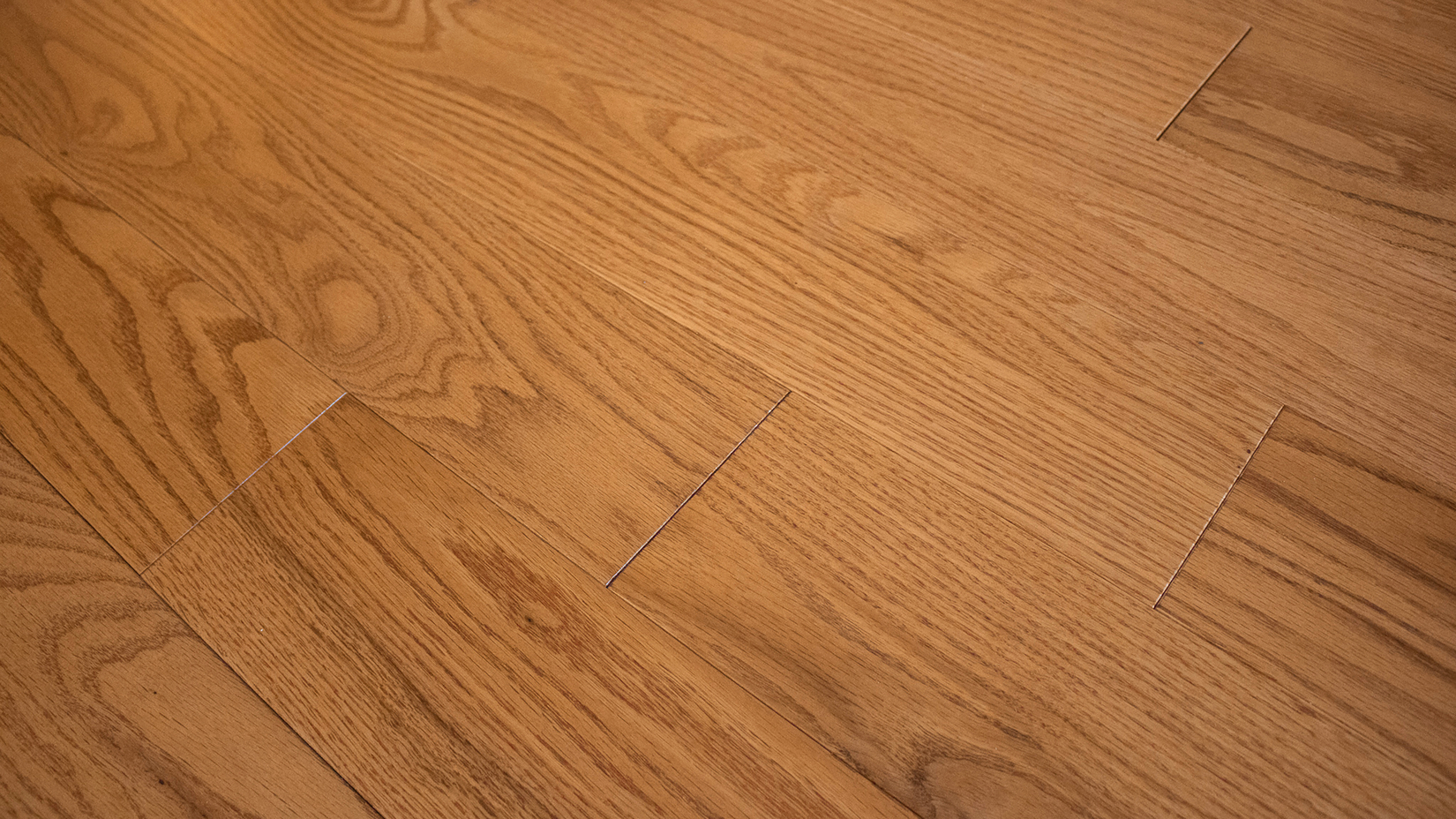 Grandeur Contemporary Amaretto flooring detail