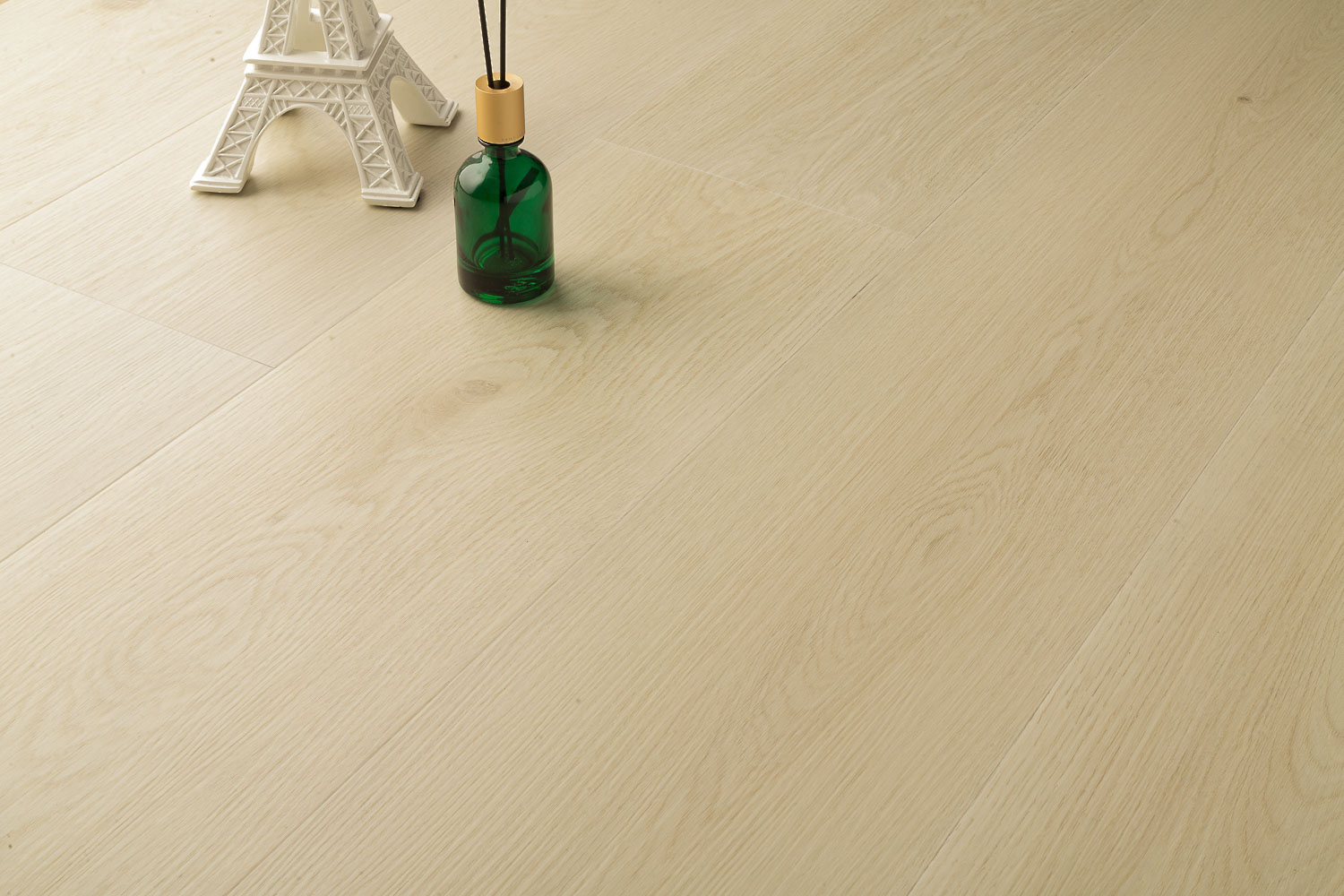 Grandeur Bliss Morning Dew flooring detail