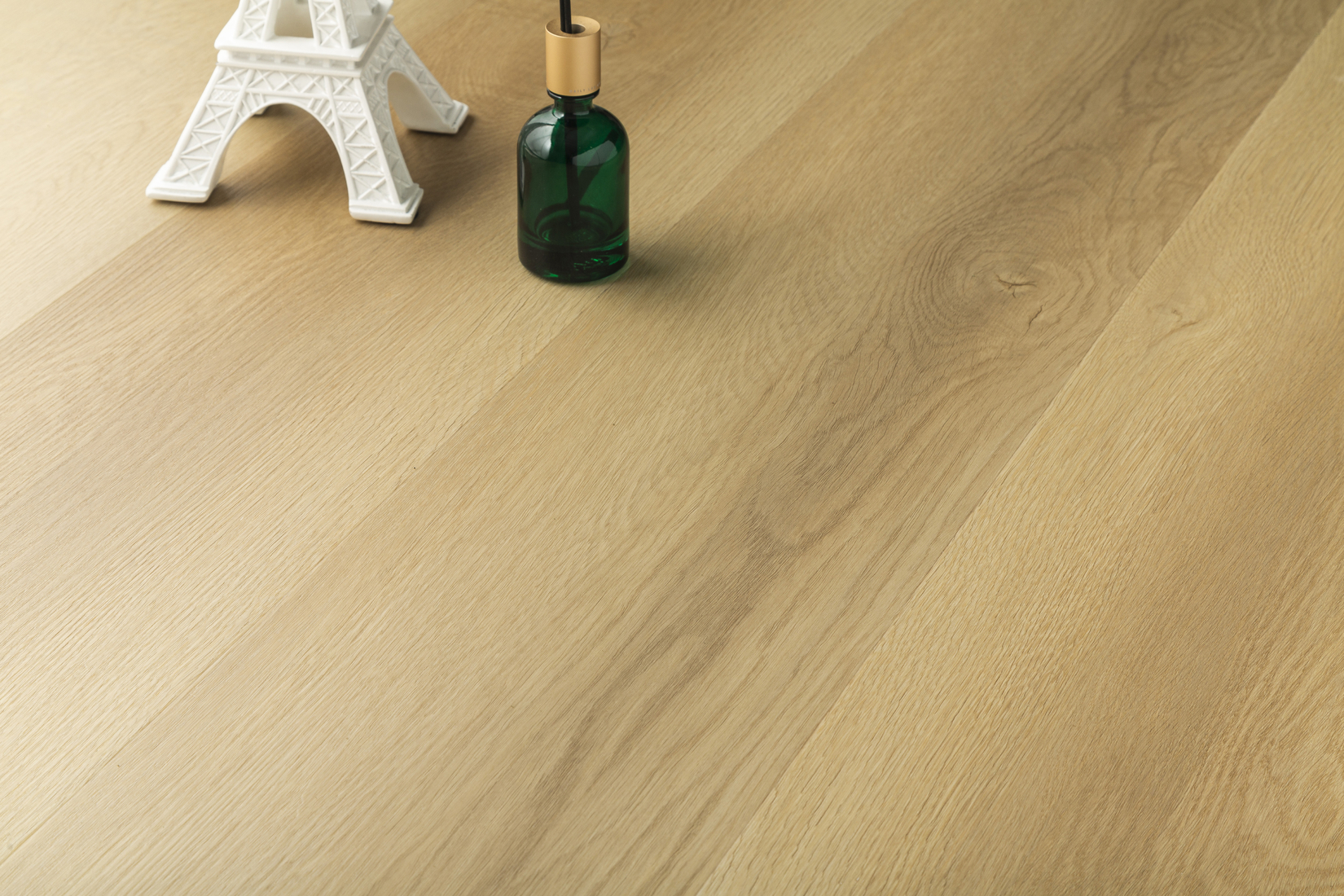 Grandeur Bliss Starlight flooring detail