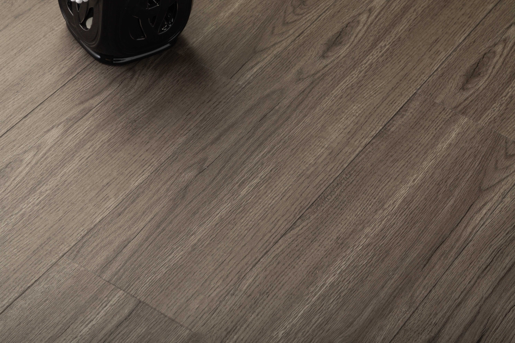 Grandeur Ultimate Lakeshore Blvd flooring detail