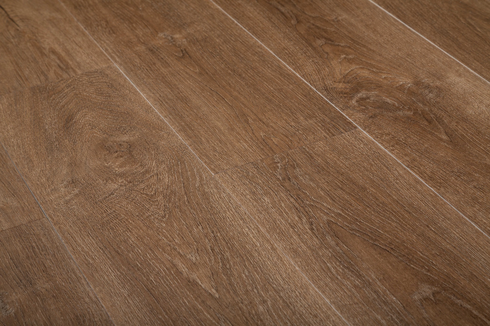 Grandeur Ultimate Pier 17 flooring detail