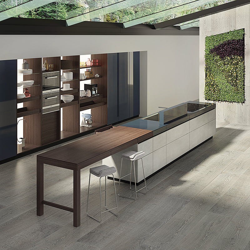 Divine Cosmopolitan - Over 40 - European Oak