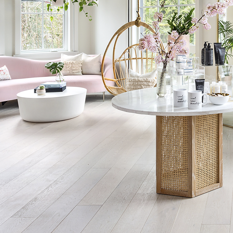 Divine Cosmopolitan - Zamboni - European Oak