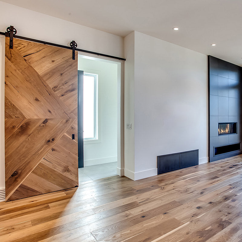 Divine Cosmopolitan - Hunter - European Oak