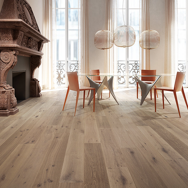 Divine Cosmopolitan - Chateau - European Oak