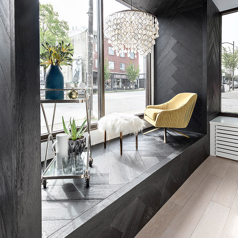 Divine Cosmopolitan - Vegas - European Oak