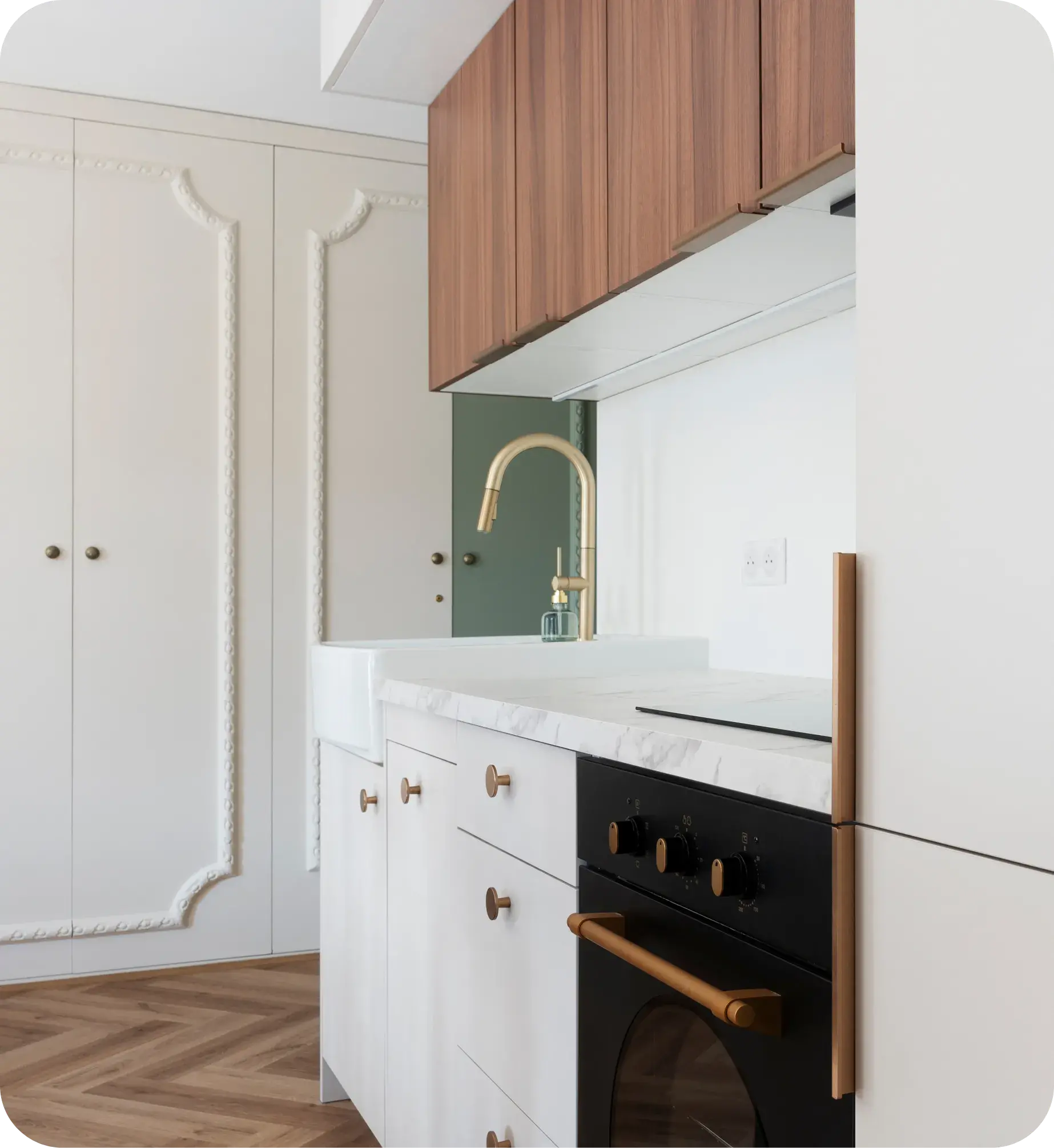 La cuisine Ivoire et Noyer de Florian