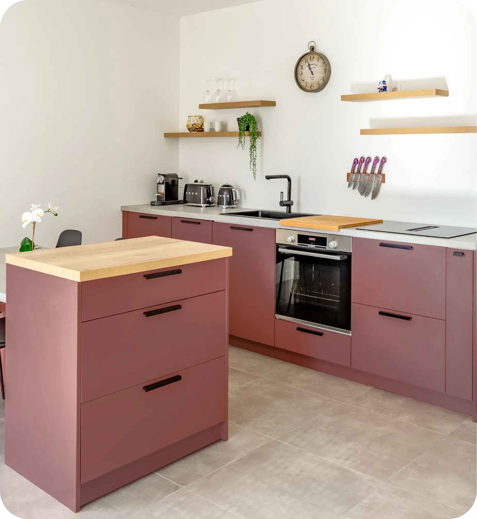 La cuisine rouge brun de Laycinet