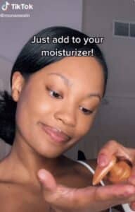 An example of a product demo as part of TikTok ads in 2023. 