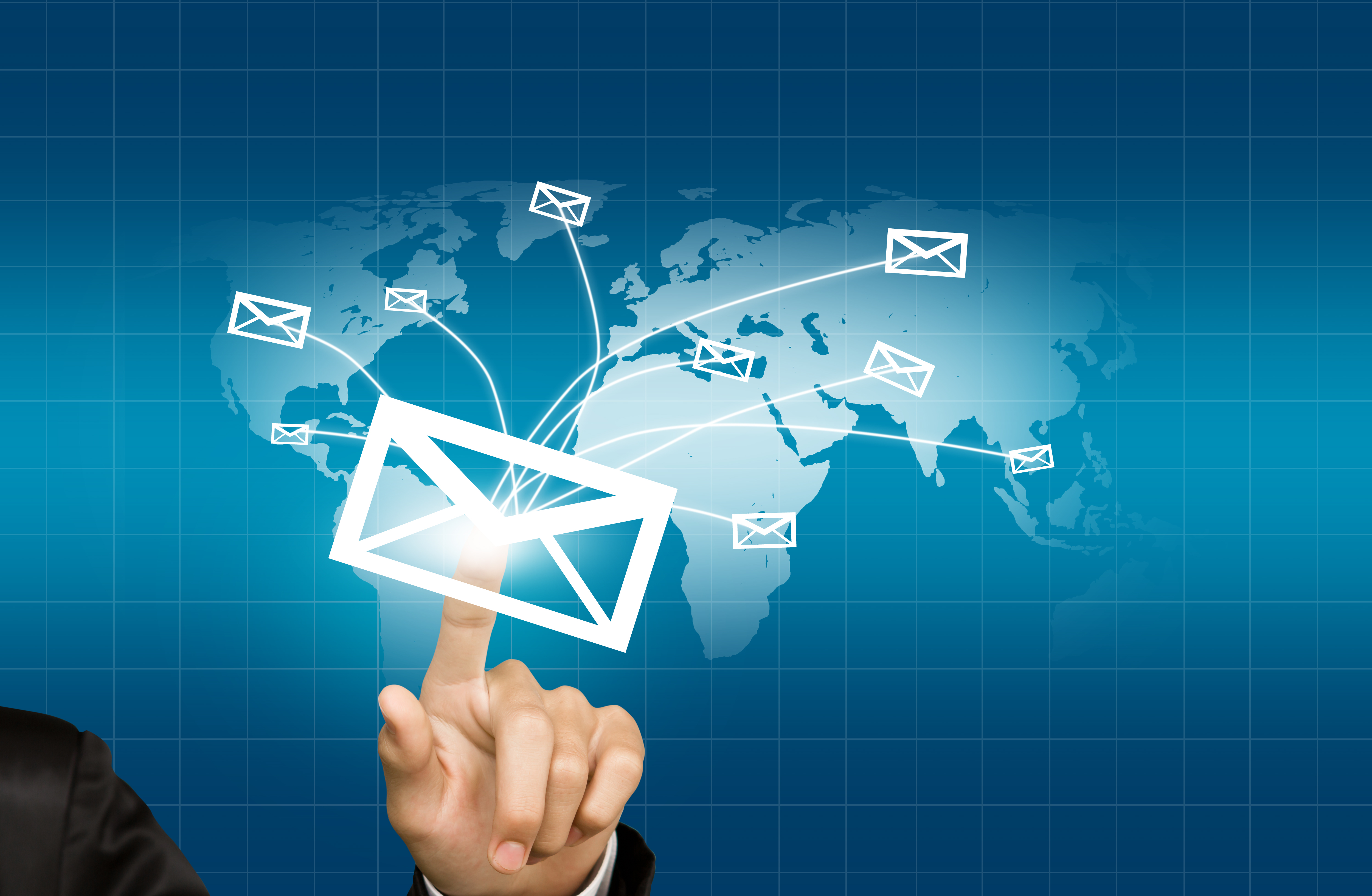Illustration showing how to use CC and BCC in email communication