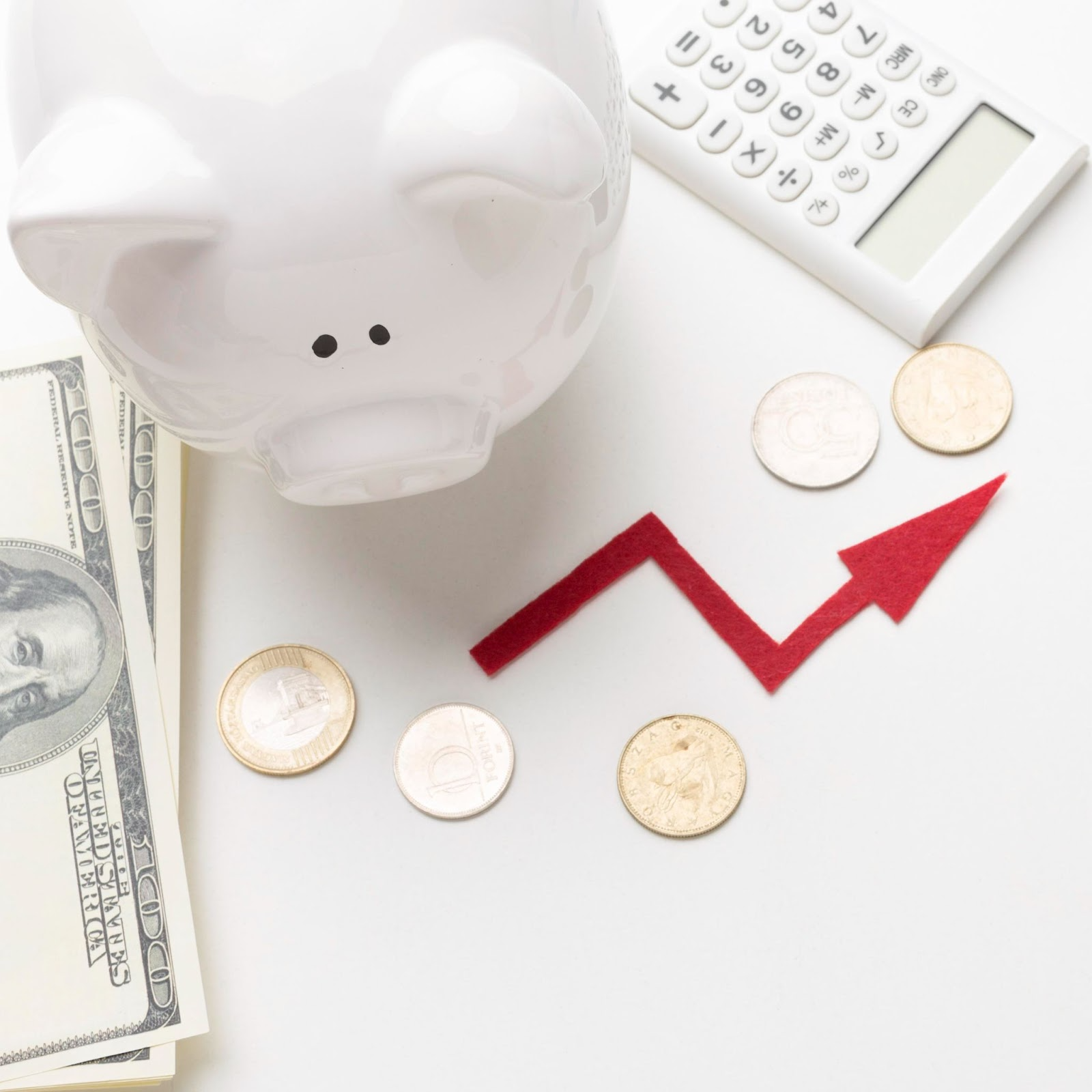 Concepto de ahorros financieros y crecimiento económico mostrando beneficios del refinanciamiento de carro