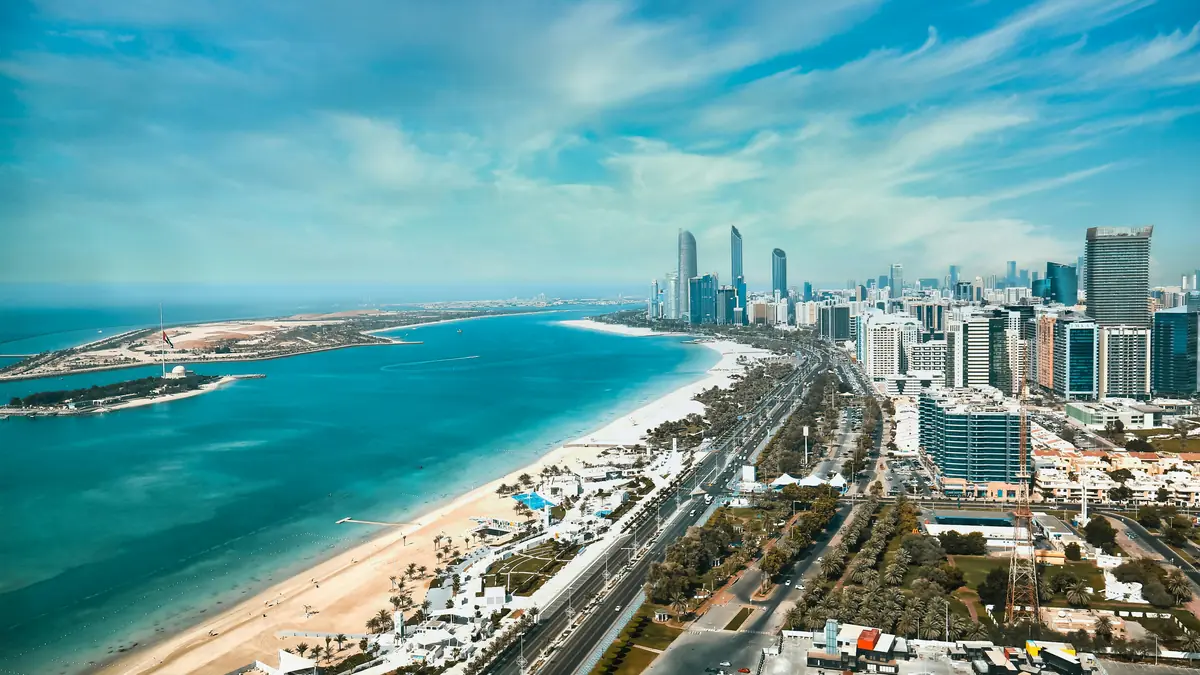 Holdingová struktura v UAE: dividendy a substance