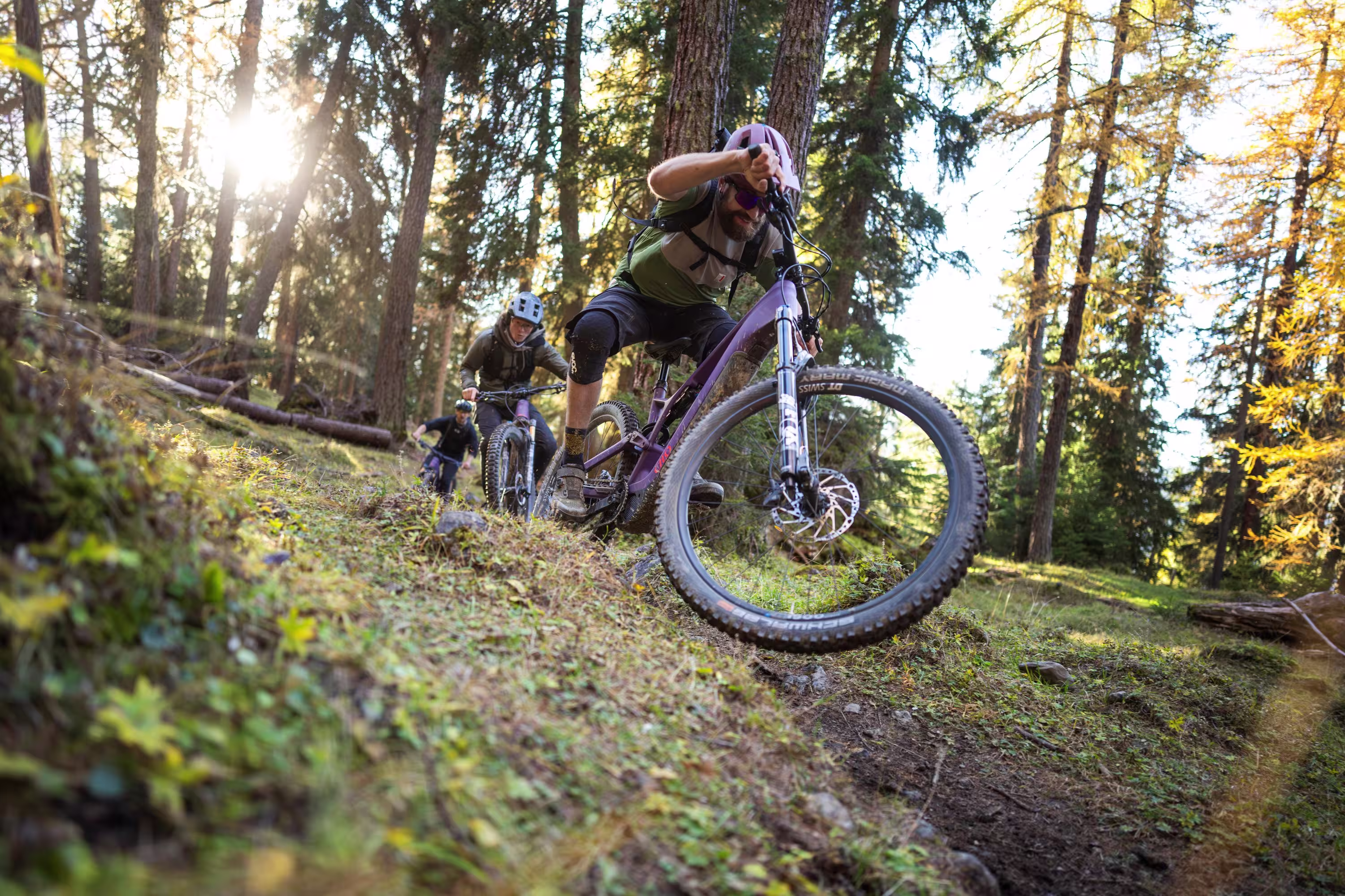 Mountainbiker riding CILO Tanay HCs on a trail in Bike Kingdom Lenzerheide