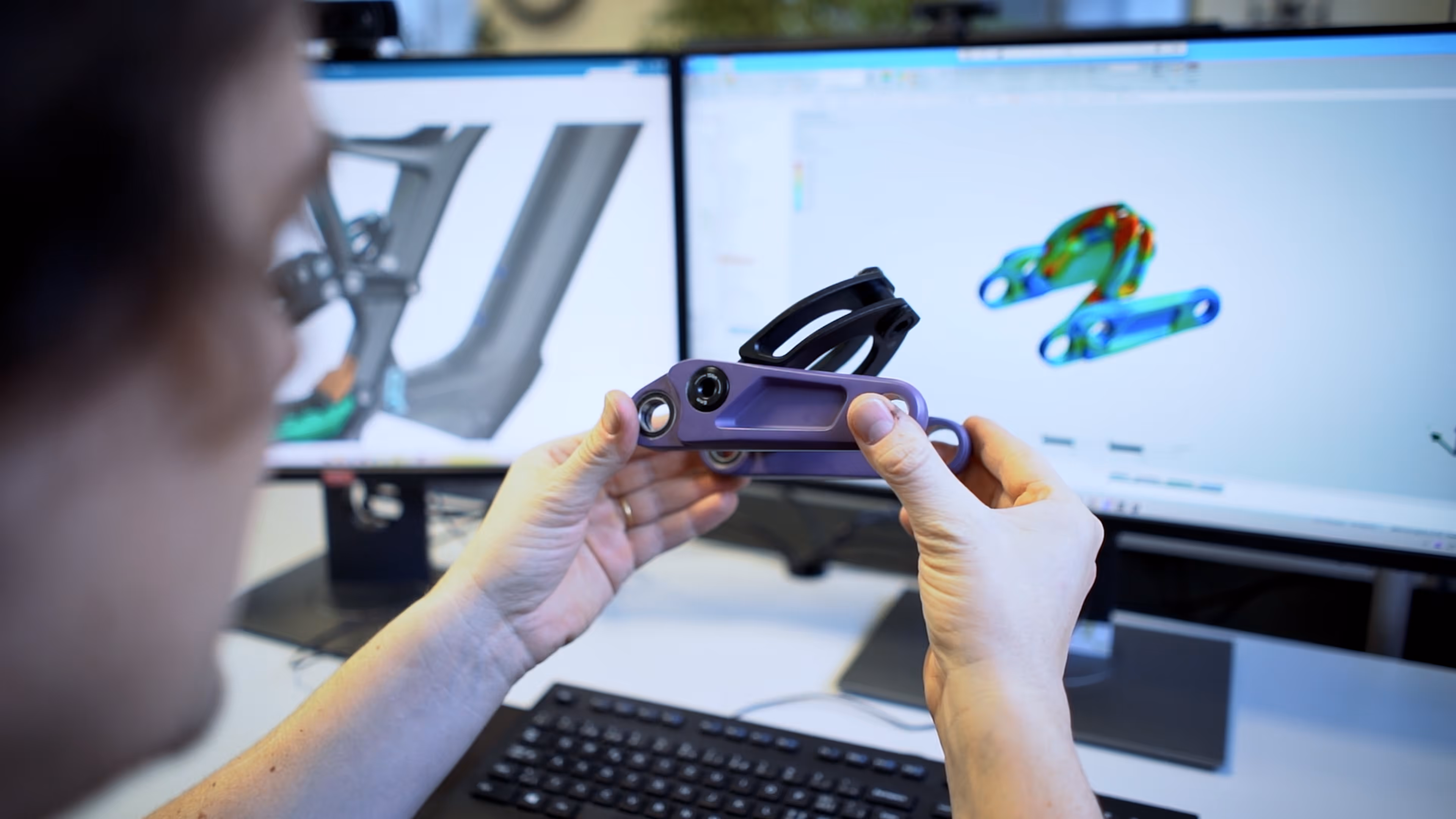 Vom Konzept zur Realität: Digitale Entwicklung trifft physisches Produkt.