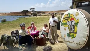 Picknick lunch at Hippo Pool in Ngorongoro Crater in Tanzania