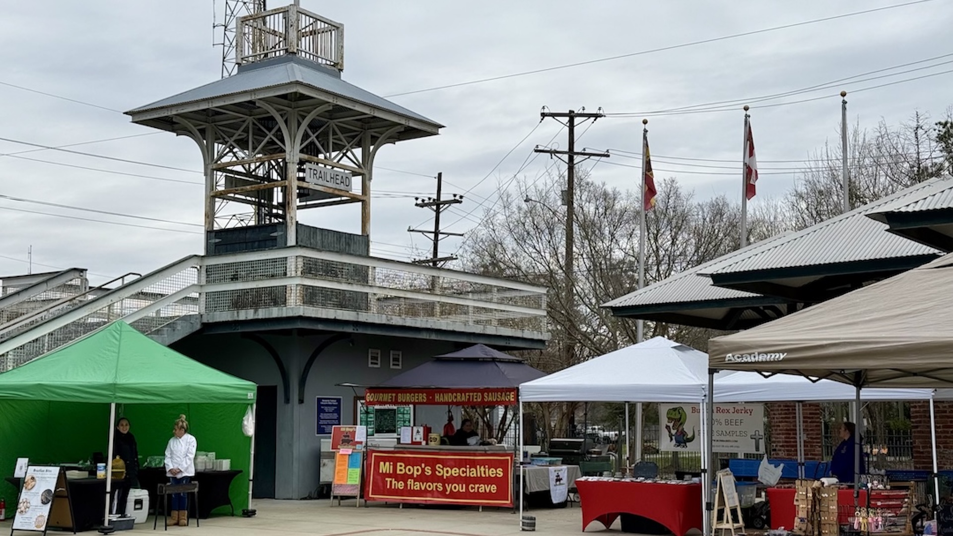 A shot of the Mandeville Trailhead during the weekly farmer's market