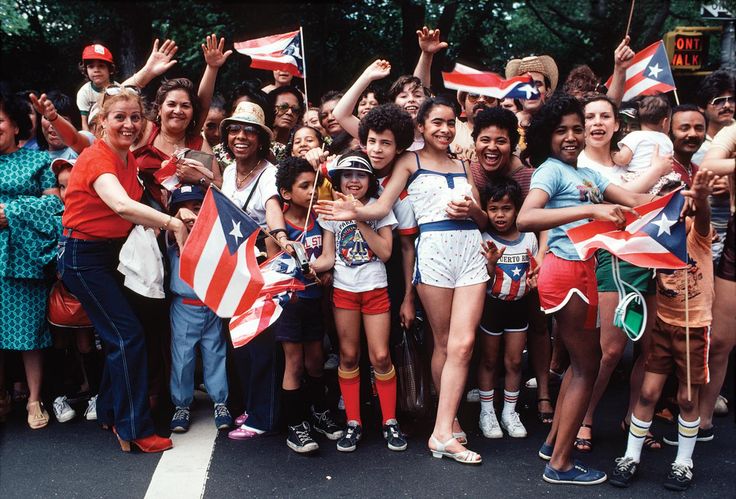 photo of group celebrating at puerto rican parade