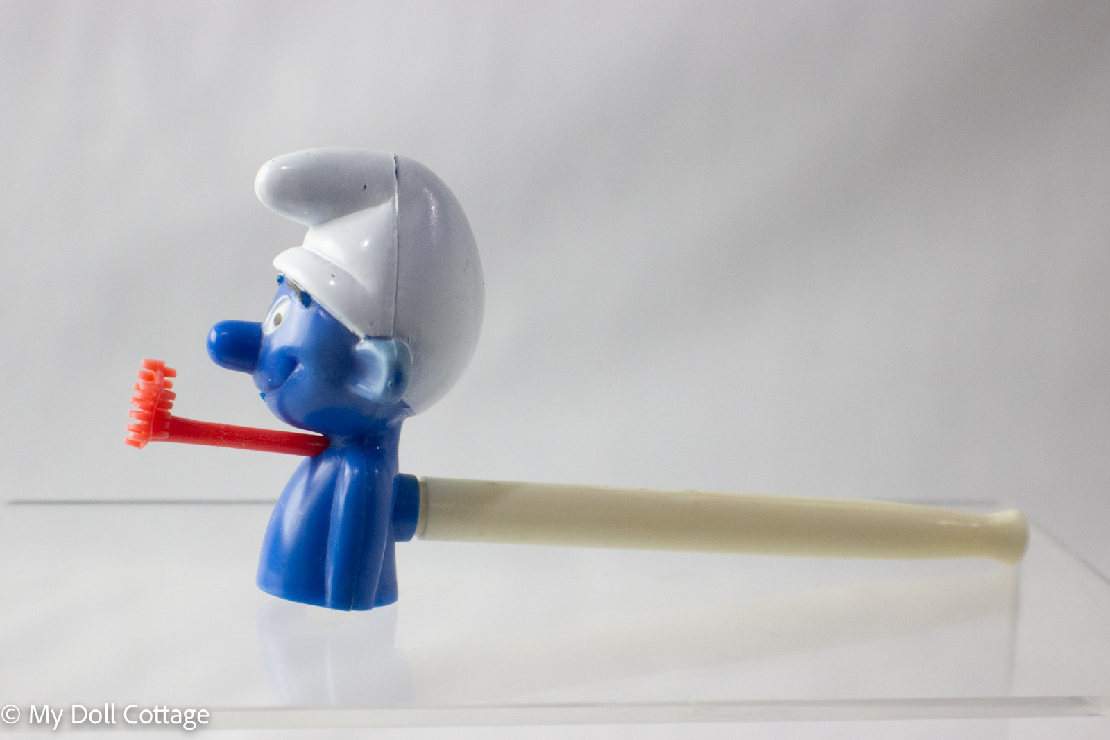 1980s Smurf Bubble Blower Toy – Vintage Collectible (Damaged)