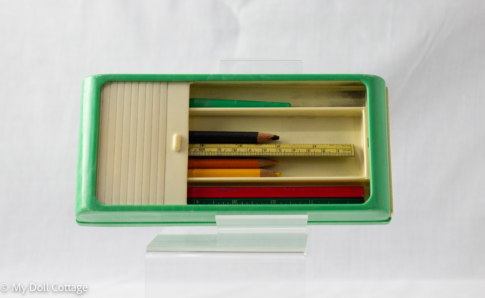 Rolinx Products Green & Cream Sliding Pencil Case — Made in England (Brit. Pat. No. 59361)