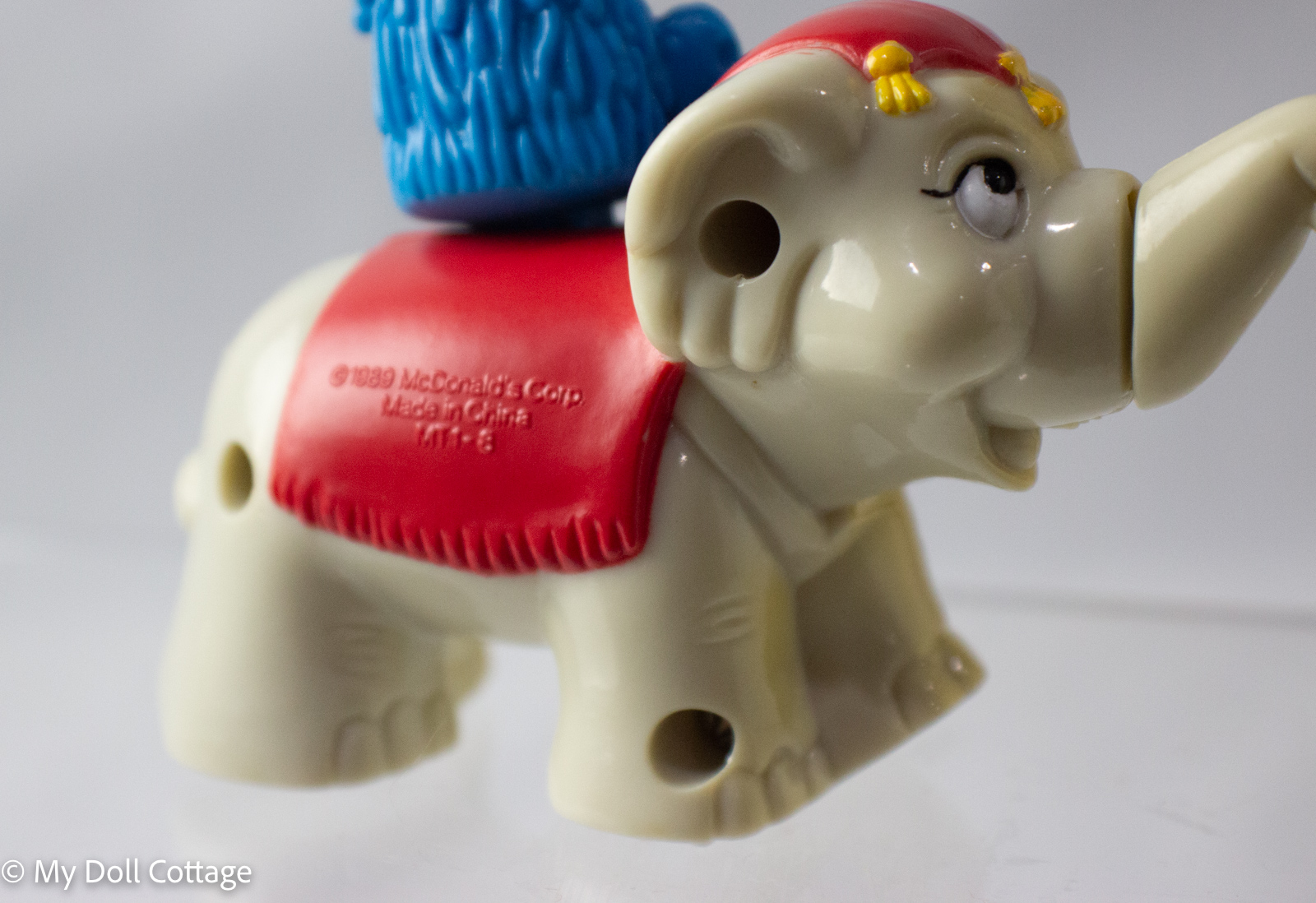 Close-up of marking ©1989 McDonald’s Corp Made in China MTY-8 on toy’s side.