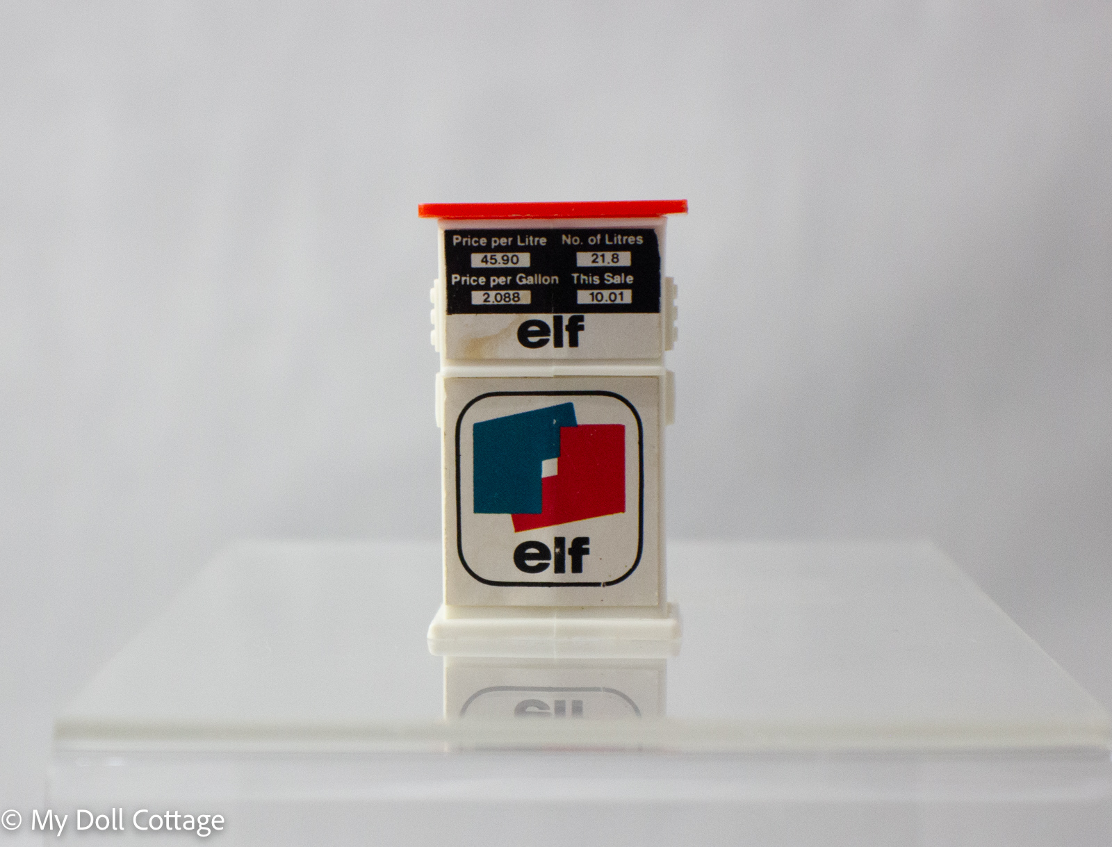 Vintage Elf Petrol Pump Pencil Sharpener – White with Red Top