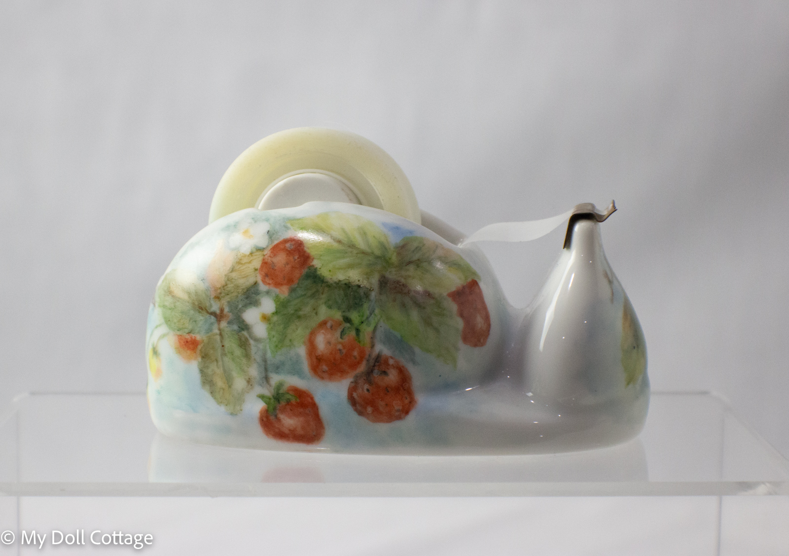 Ceramic Sticky Tape Holder – Hand-Painted Strawberries