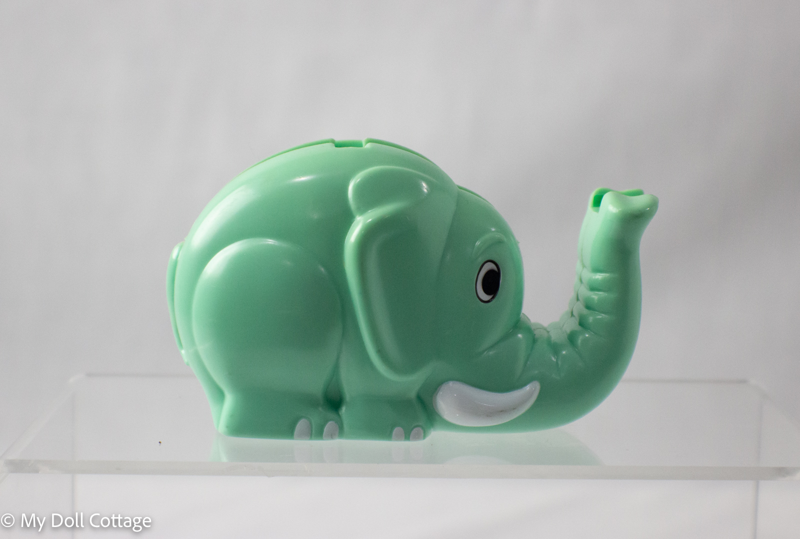Retro Green Elephant Sticky Tape Dispenser – KD 12 No. 328 Made in China