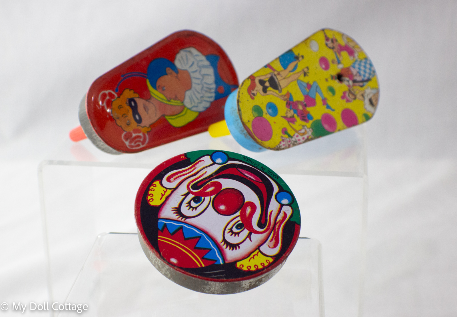 c.1950s Set of Three Lithographed Tin Spinning Noisemakers – Made in Japan,