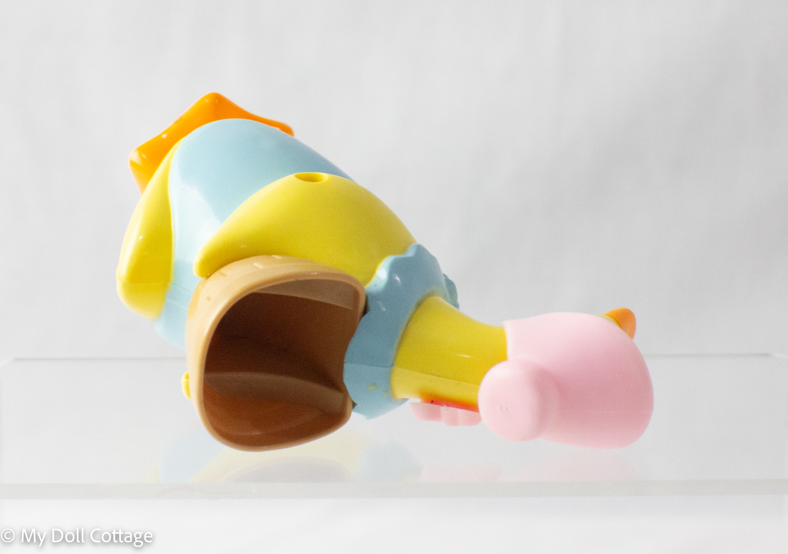 Overhead view showing pastel detailing and smooth finish.