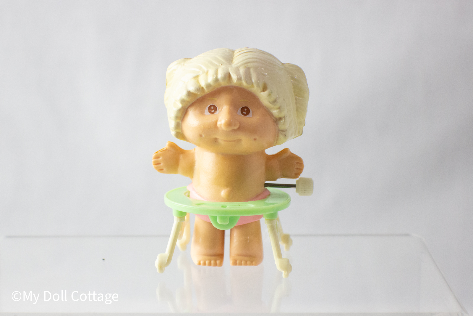 1983 Tomy Cabbage Patch Kids Wind-Up Baby in Green Walker