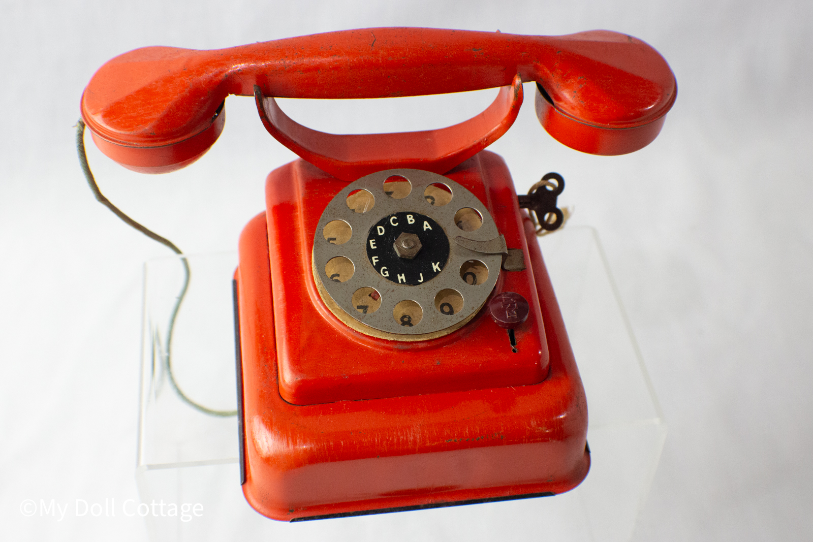 1950s MFZ (Martin Fuchs Zindorf) Red Tin Litho Toy Telephone – Germany