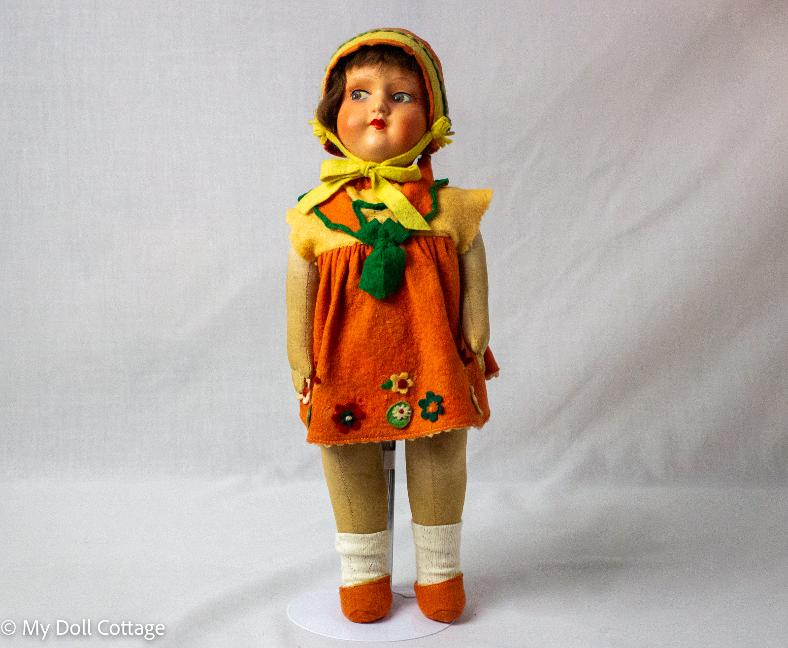 c.1930s – Germany – Papier-Mâché Face Cloth Doll in Felt Costume