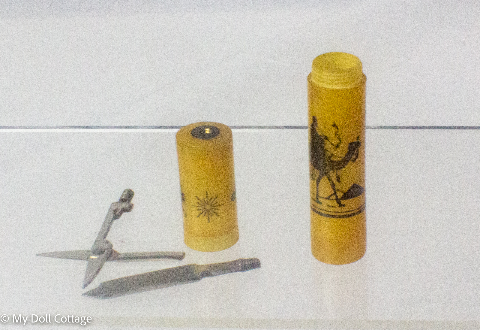 c.1930–1940 – Bakelite Travel Manicure Set 
