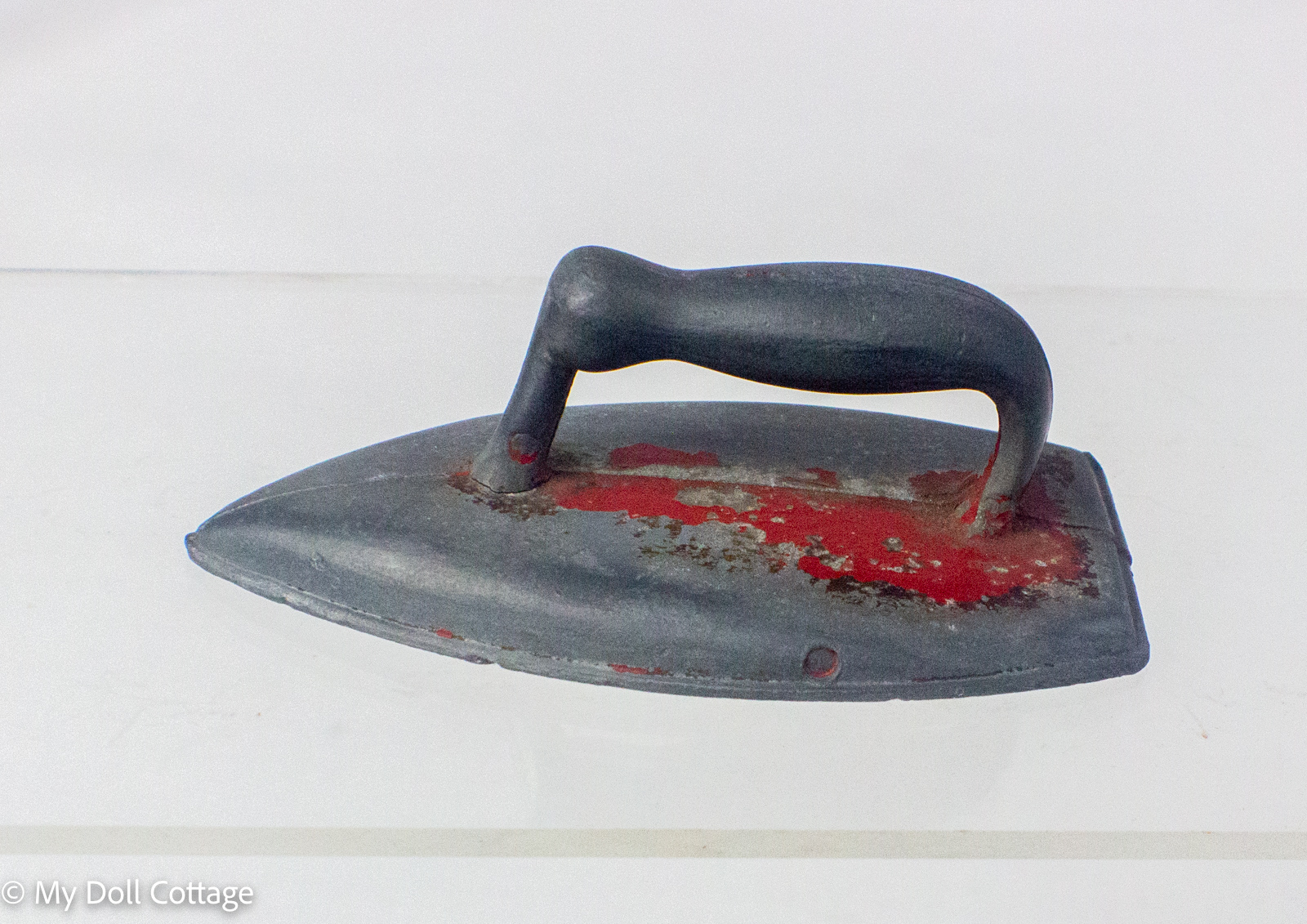 c.1940–1955 Painted Alloy Toy Flat Iron