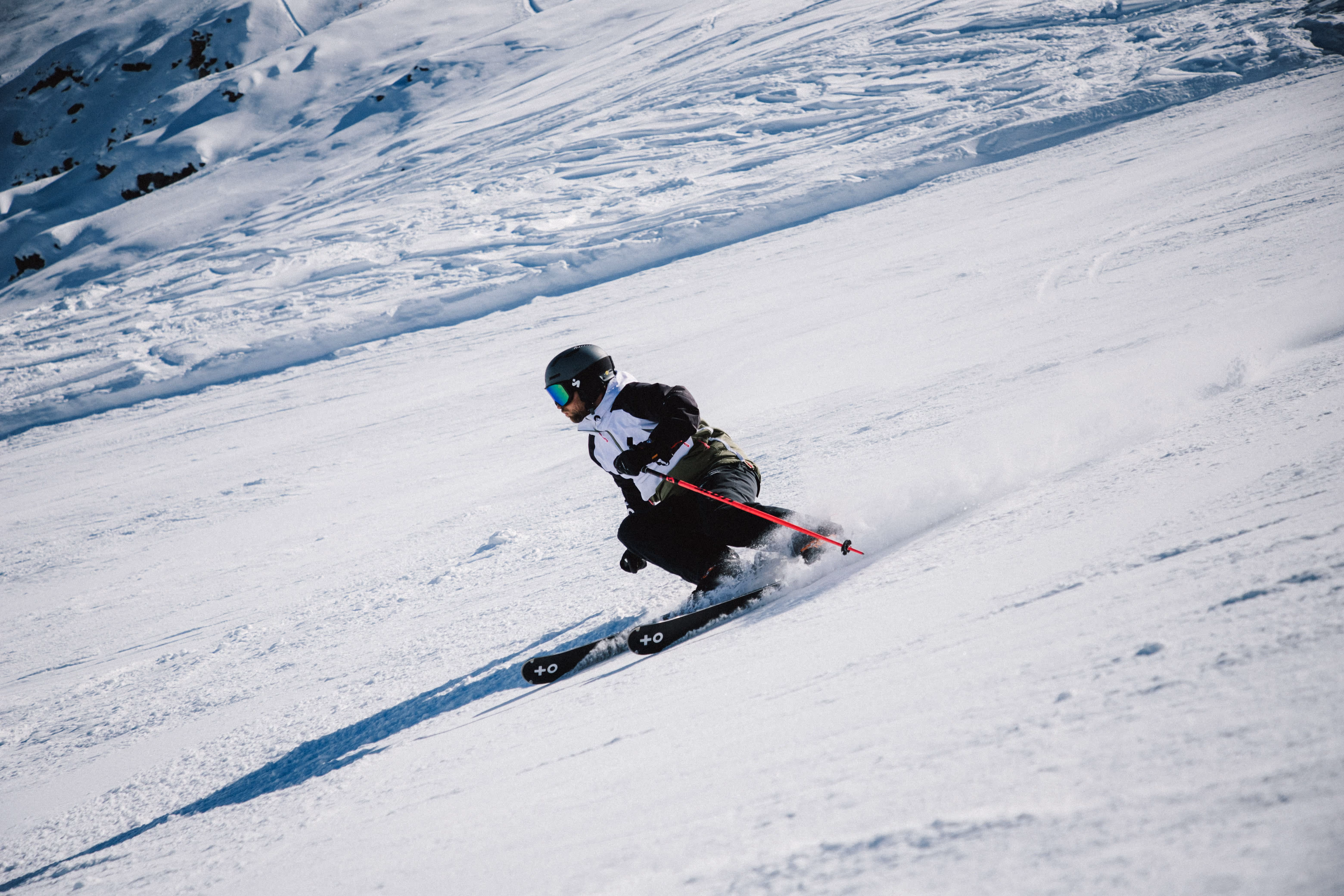 High speed carving turn om the slopes