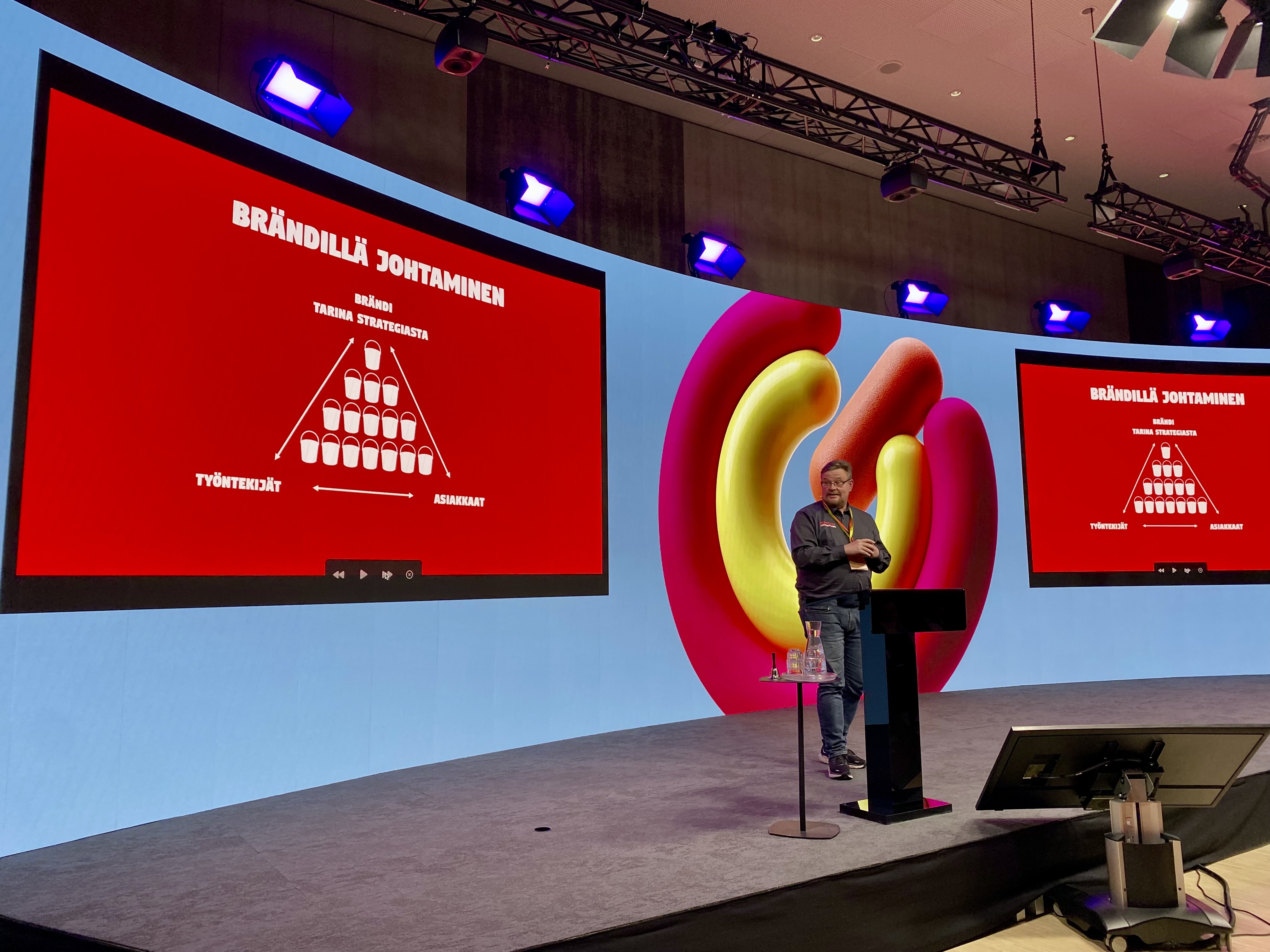 Veli-Pekka Ääri: Tunne ohjaa toimintaa, järki johtopäätöksiä