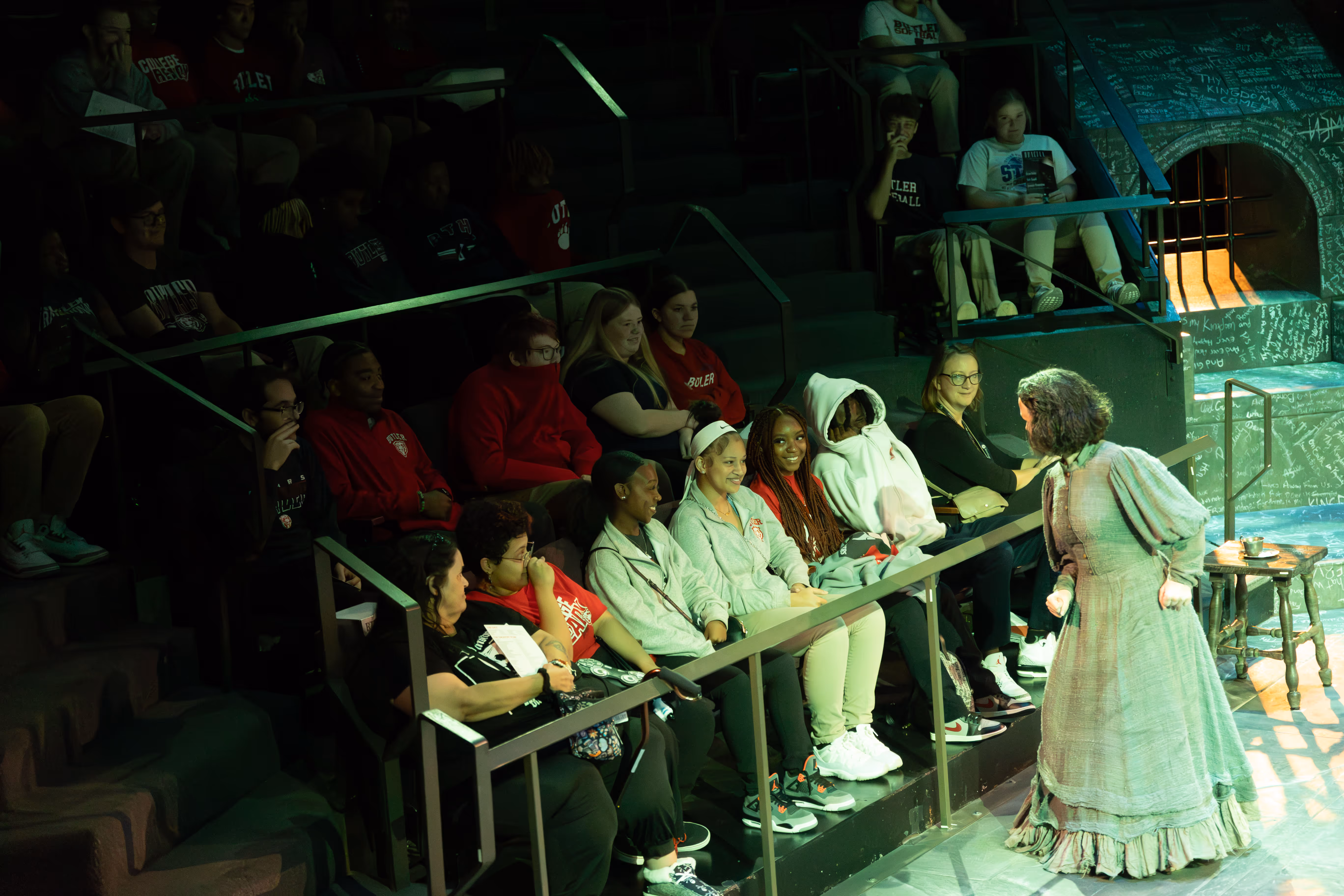 Students watch live performance up close at Actors Theatre of Louisville, engaging with Louisville theater.