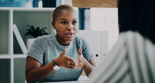 238,700+ Woman Explaining Stock Photos, Pictures & Royalty-Free Images -  iStock | Business woman explaining, Woman explaining with hands, Woman  explaining studio