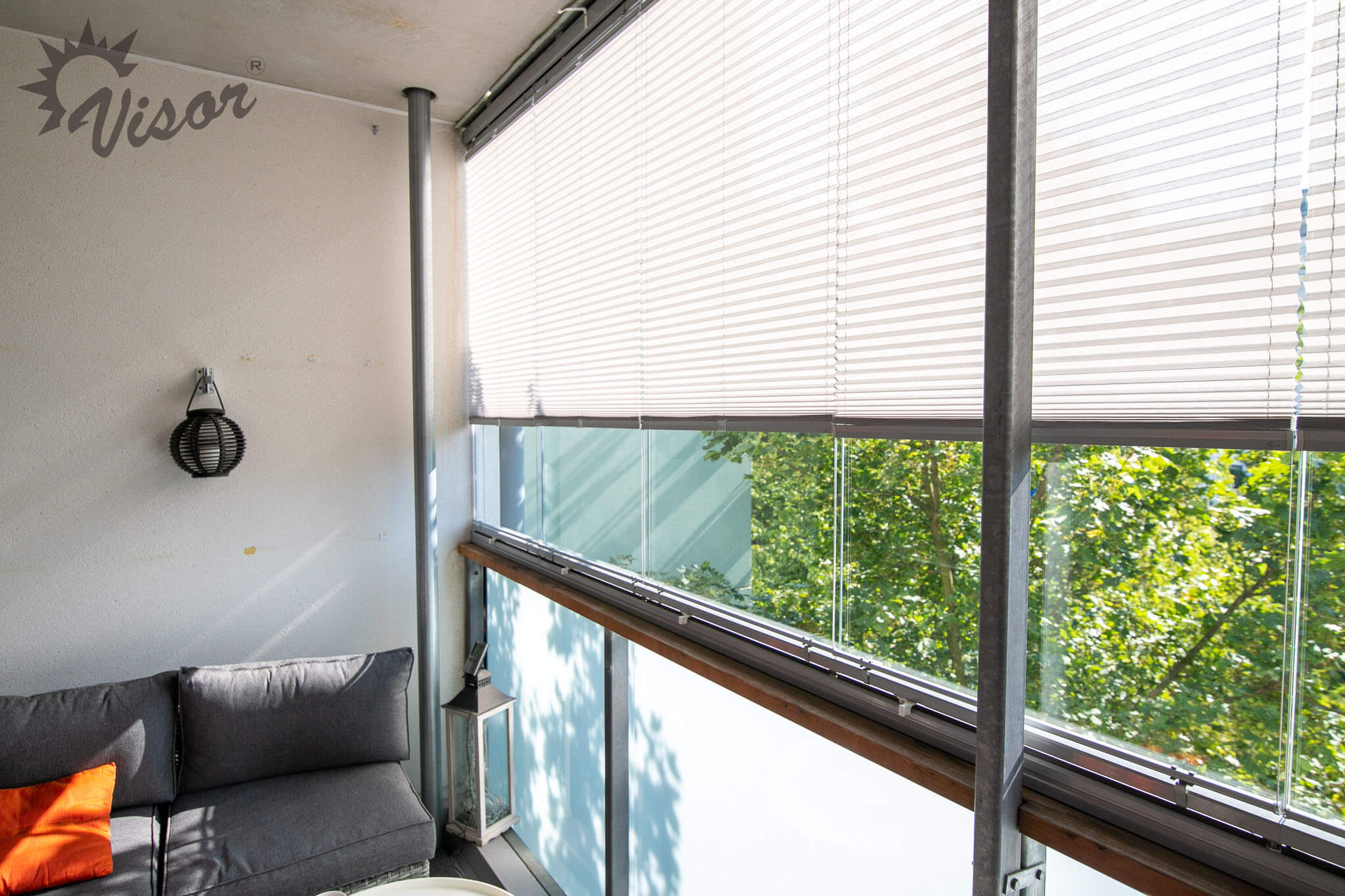 Parvekkeen kaihdinratkaisu