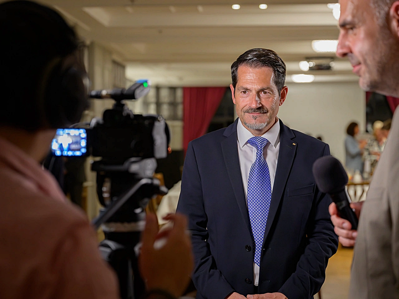 Migranten werden in einem Kurs betreut