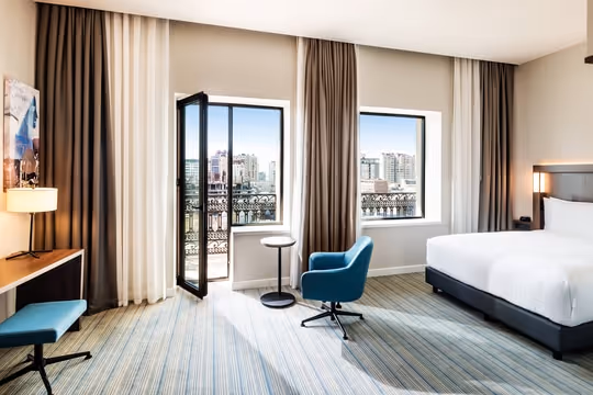 Queen Superior Guest Room