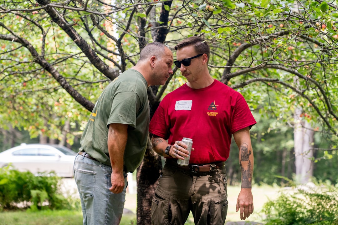a homeowner talking with a friendly technician - ac replacement goose creek a homeowner talking with a friendly technician - ac replacement goose creek