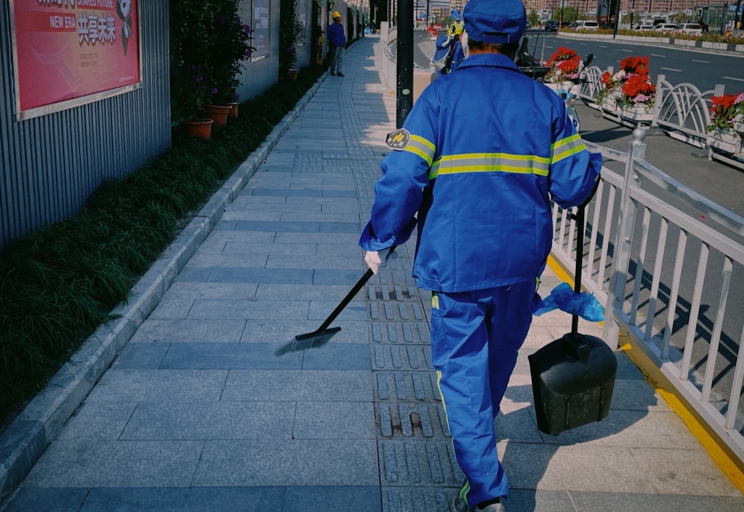 professional plumber arriving - "I have a burst pipe emergency at my home in North Charleston. Who should I call? professional plumber arriving - "I have a burst pipe emergency at my home in North Charleston. Who should I call?